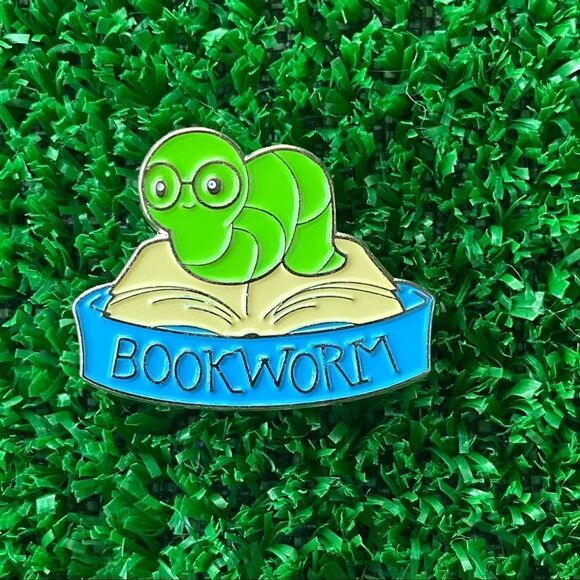 Book Worm Enamel Pin/ Brooch Lapel - Picture 6 of 6